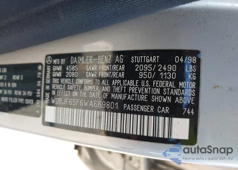 1998 Mercedes-Benz E 320 z USA, uszkodzony, nr VIN WDBJF65F6WA669801